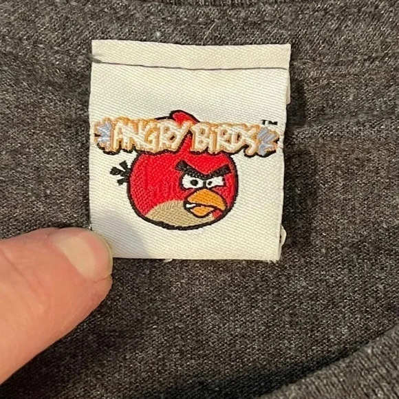 ANGRY Birds short sleeve graphic t-shirt
Size: large  (runs small) - Picture 7 of 8